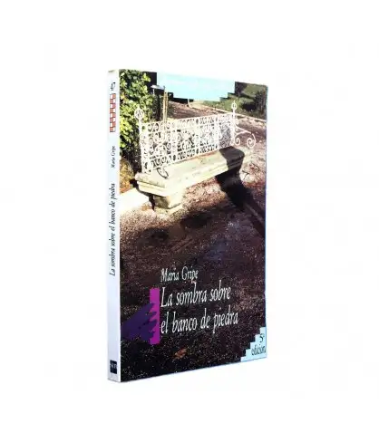 La sombra sobre el banco de piedra